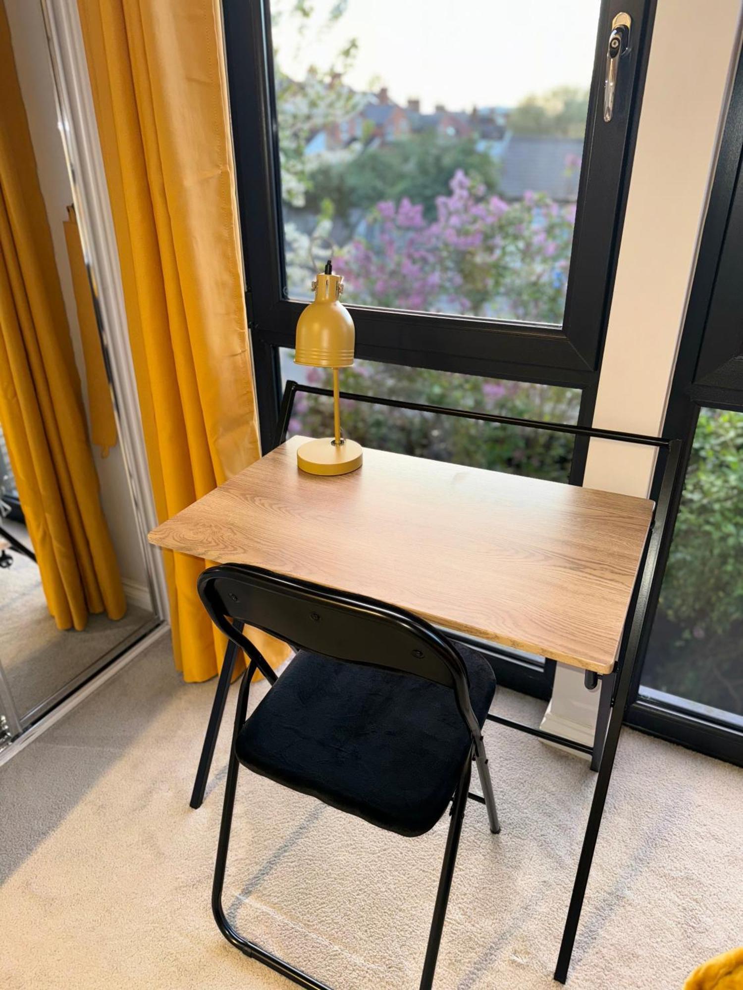 Nhs Workers And Students Haven - The Bee Hive Villa Reading Exterior photo